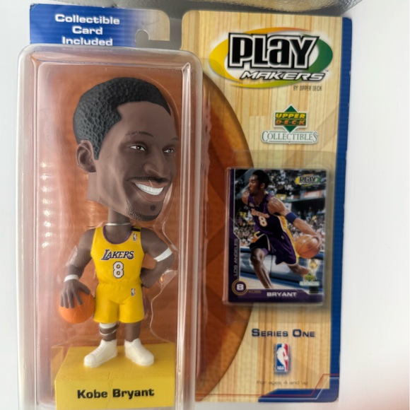 Kobe Bryant Bobblehead Upper Deck Play Makers Series 1 (2000) - Picture 2 of 3